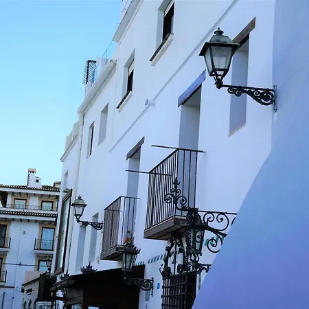 Elegante Frente Al Puerto De Apartamento